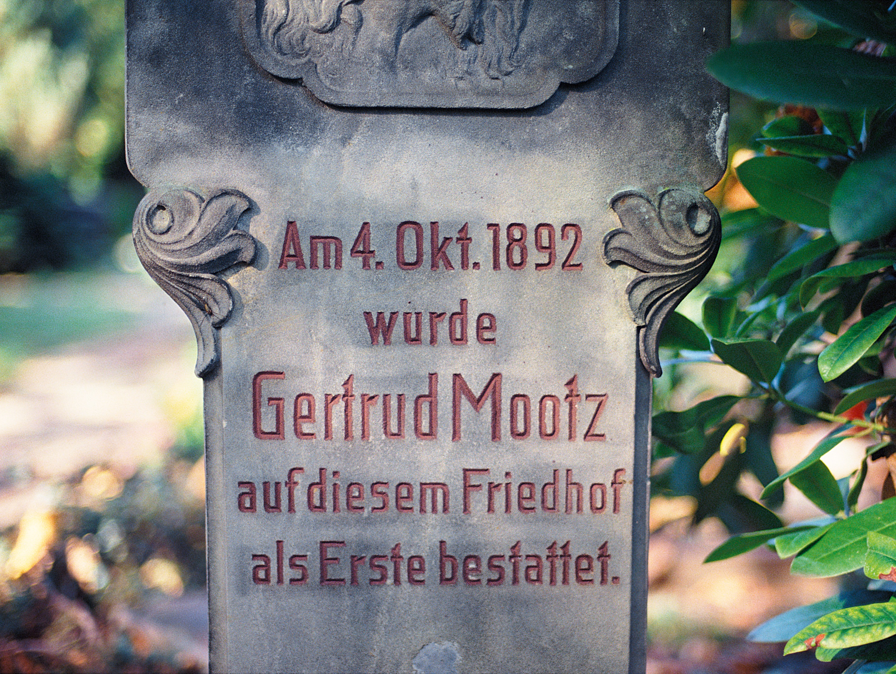 Bild des Grabsteins von Gertrud Mootz aus dm Jahr 1892